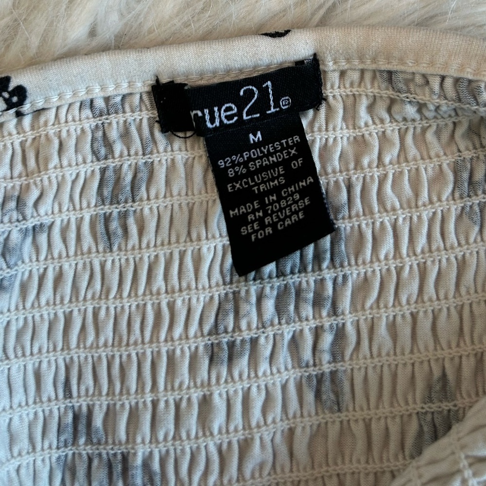 Rue21 Woman’s Medium White Butterly Ruffled Spaghetti Strap Crop-Top - Picture 5 of 5